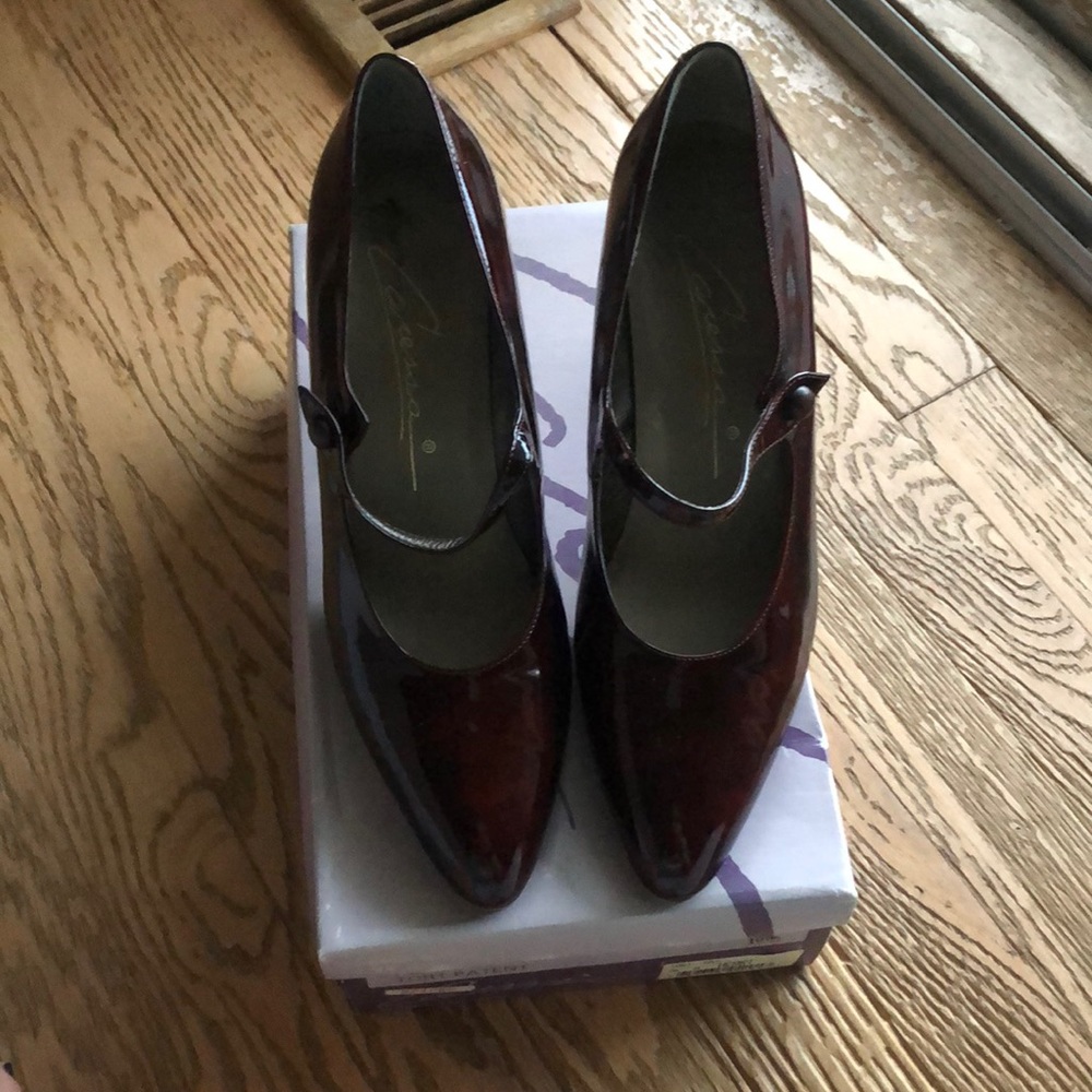 Caressa patent leather heels red sz 10